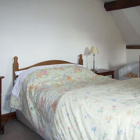 Garden Cottage Hasfield Ngoại thất bức ảnh